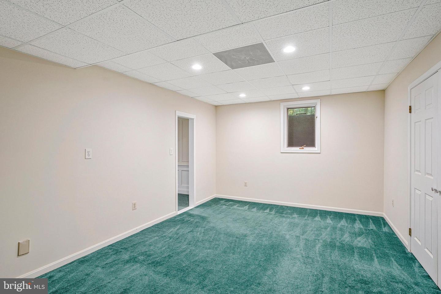8652 TUTTLE RD, SPRINGFIELD, Virginia 22152, 5 Bedrooms Bedrooms, ,4 BathroomsBathrooms,Residential,For sale,8652 TUTTLE RD,VAFX2247602 MLS # VAFX2247602