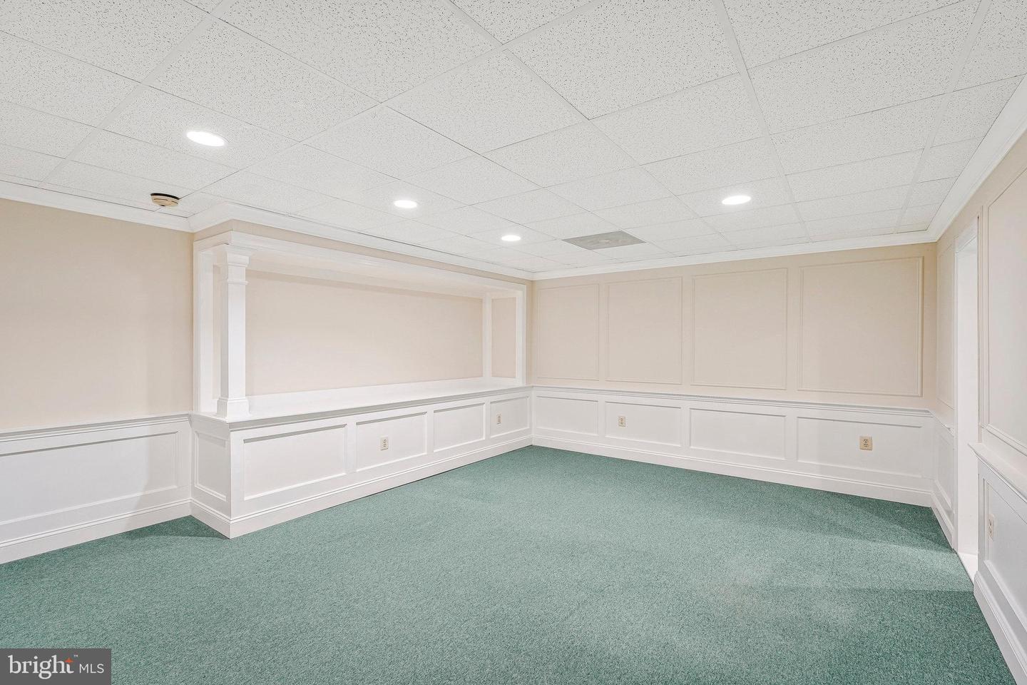 8652 TUTTLE RD, SPRINGFIELD, Virginia 22152, 5 Bedrooms Bedrooms, ,4 BathroomsBathrooms,Residential,For sale,8652 TUTTLE RD,VAFX2247602 MLS # VAFX2247602
