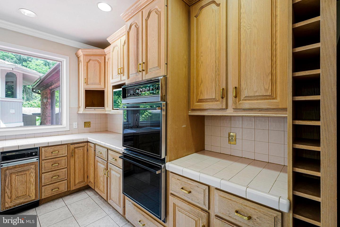 8652 TUTTLE RD, SPRINGFIELD, Virginia 22152, 5 Bedrooms Bedrooms, ,4 BathroomsBathrooms,Residential,For sale,8652 TUTTLE RD,VAFX2247602 MLS # VAFX2247602