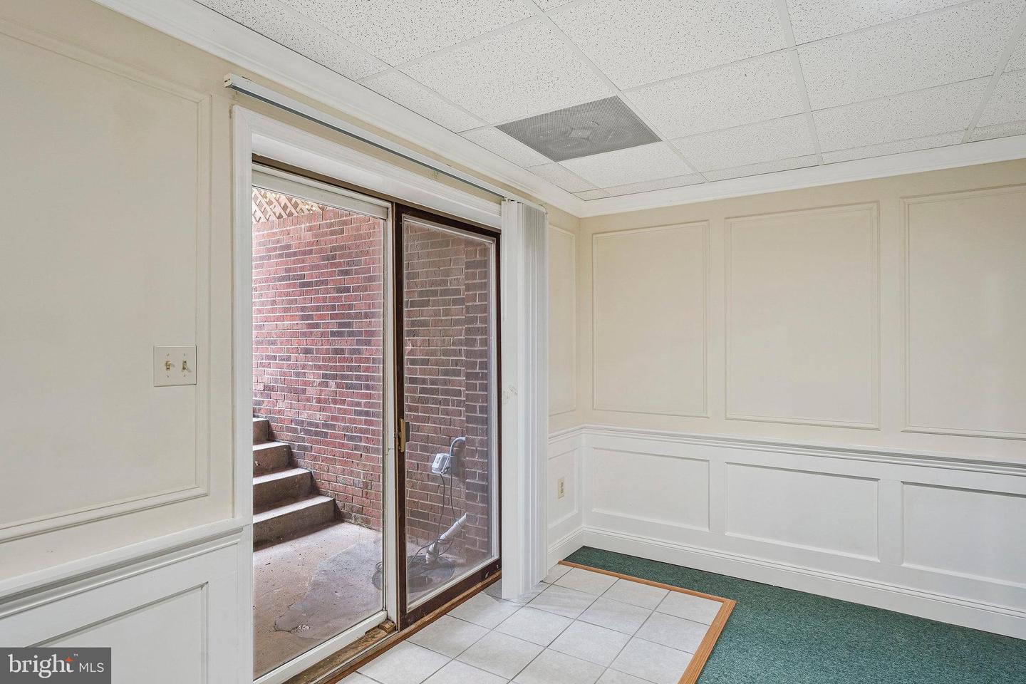 8652 TUTTLE RD, SPRINGFIELD, Virginia 22152, 5 Bedrooms Bedrooms, ,4 BathroomsBathrooms,Residential,For sale,8652 TUTTLE RD,VAFX2247602 MLS # VAFX2247602