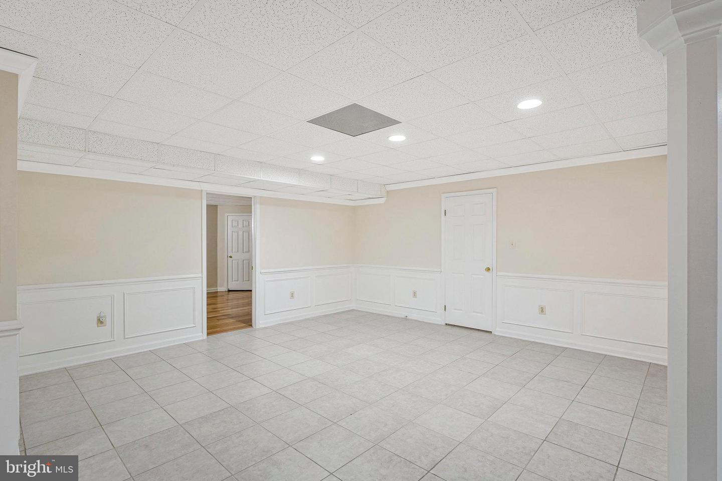 8652 TUTTLE RD, SPRINGFIELD, Virginia 22152, 5 Bedrooms Bedrooms, ,4 BathroomsBathrooms,Residential,For sale,8652 TUTTLE RD,VAFX2247602 MLS # VAFX2247602