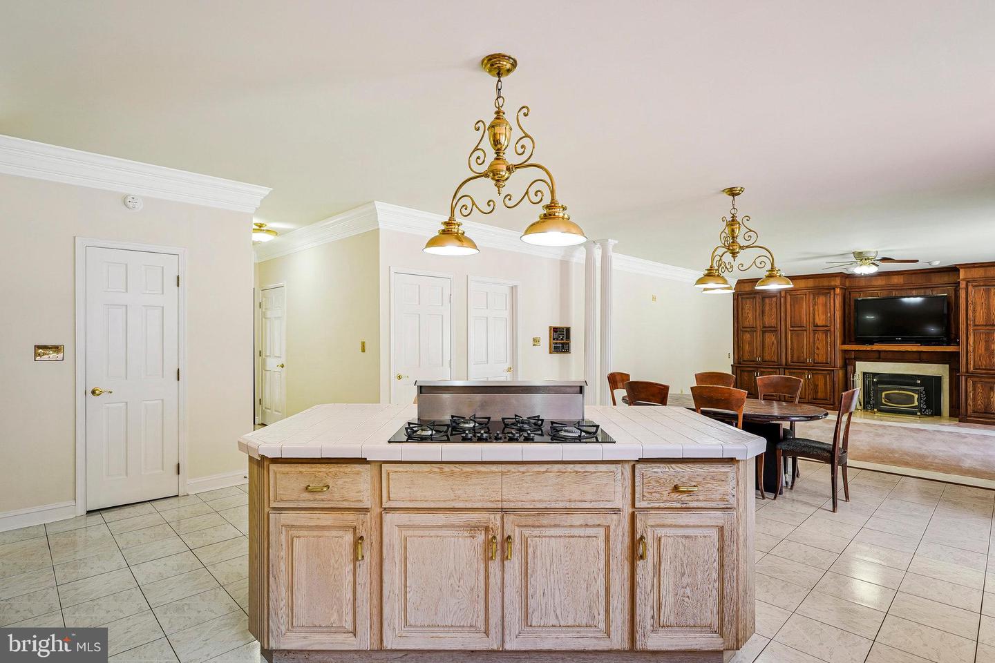 8652 TUTTLE RD, SPRINGFIELD, Virginia 22152, 5 Bedrooms Bedrooms, ,4 BathroomsBathrooms,Residential,For sale,8652 TUTTLE RD,VAFX2247602 MLS # VAFX2247602