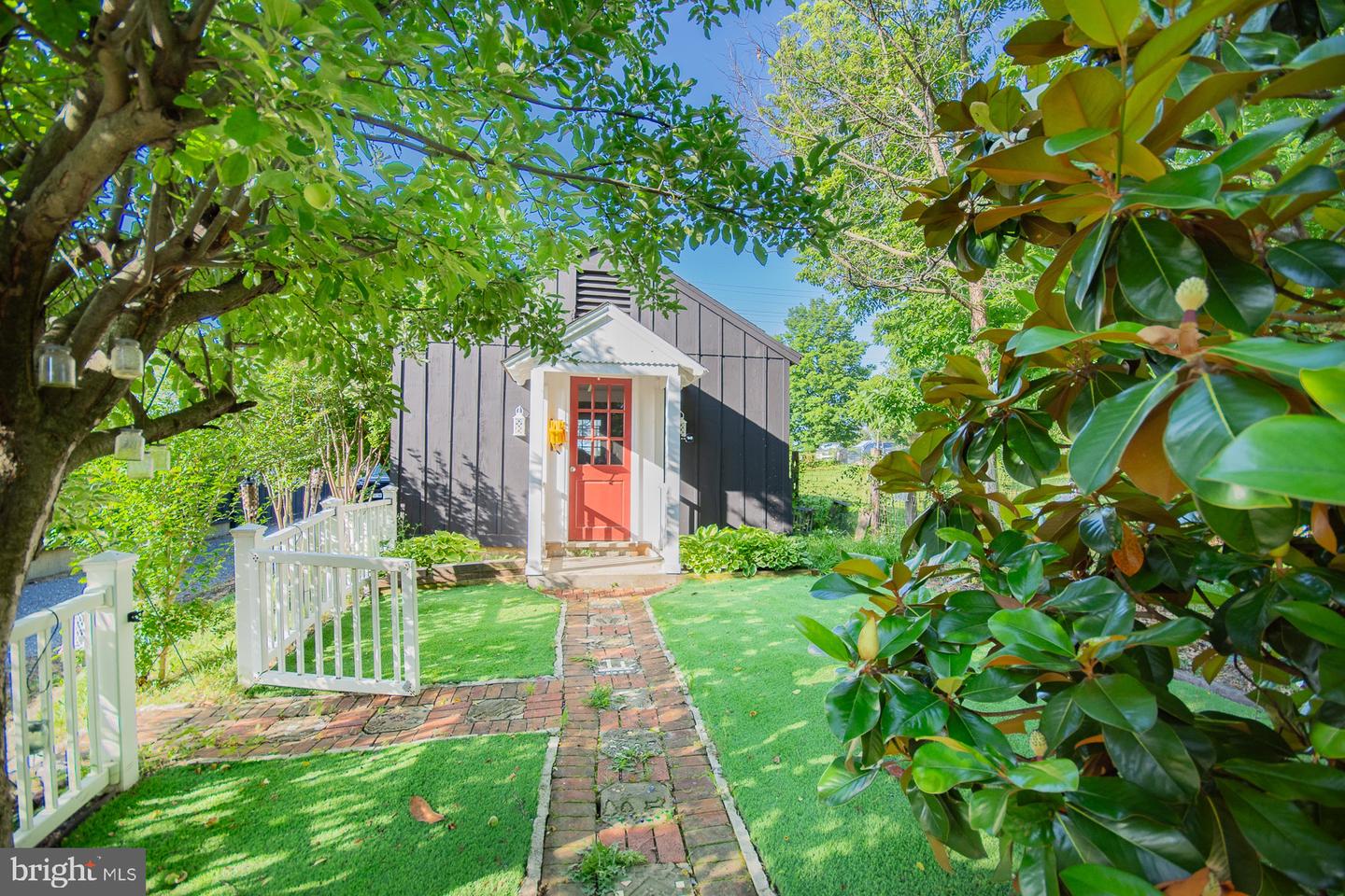 121 E JAMES ST, WINCHESTER, Virginia 22601, 4 Bedrooms Bedrooms, ,2 BathroomsBathrooms,Residential,For sale,121 E JAMES ST,VAWI2007978 MLS # VAWI2007978