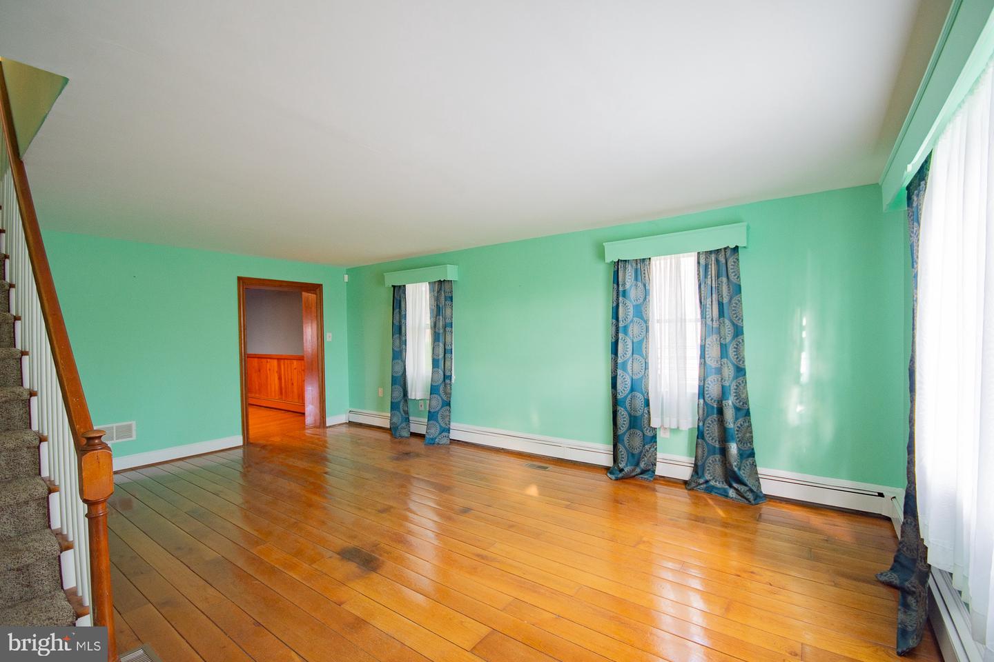 121 E JAMES ST, WINCHESTER, Virginia 22601, 4 Bedrooms Bedrooms, ,2 BathroomsBathrooms,Residential,For sale,121 E JAMES ST,VAWI2007978 MLS # VAWI2007978