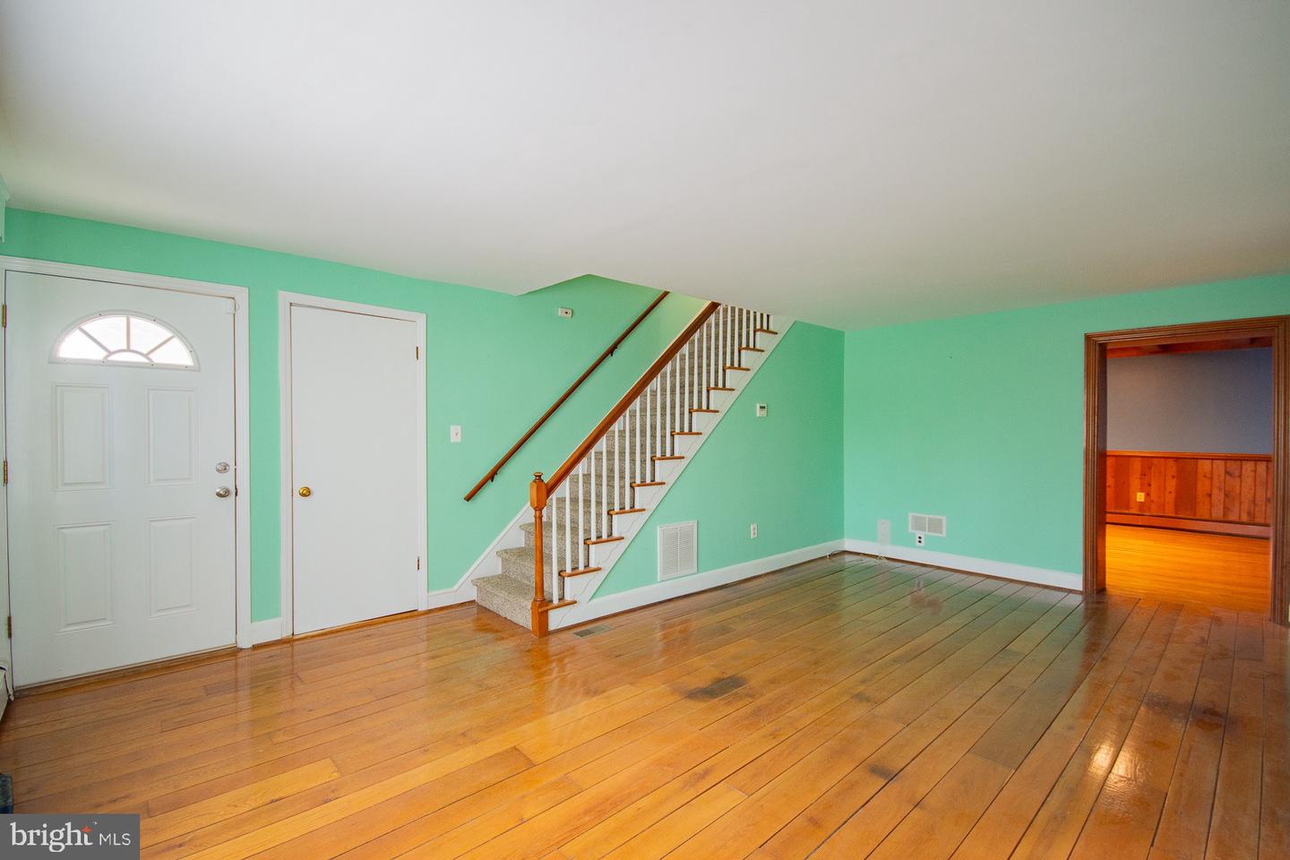 121 E JAMES ST, WINCHESTER, Virginia 22601, 4 Bedrooms Bedrooms, ,2 BathroomsBathrooms,Residential,For sale,121 E JAMES ST,VAWI2007978 MLS # VAWI2007978