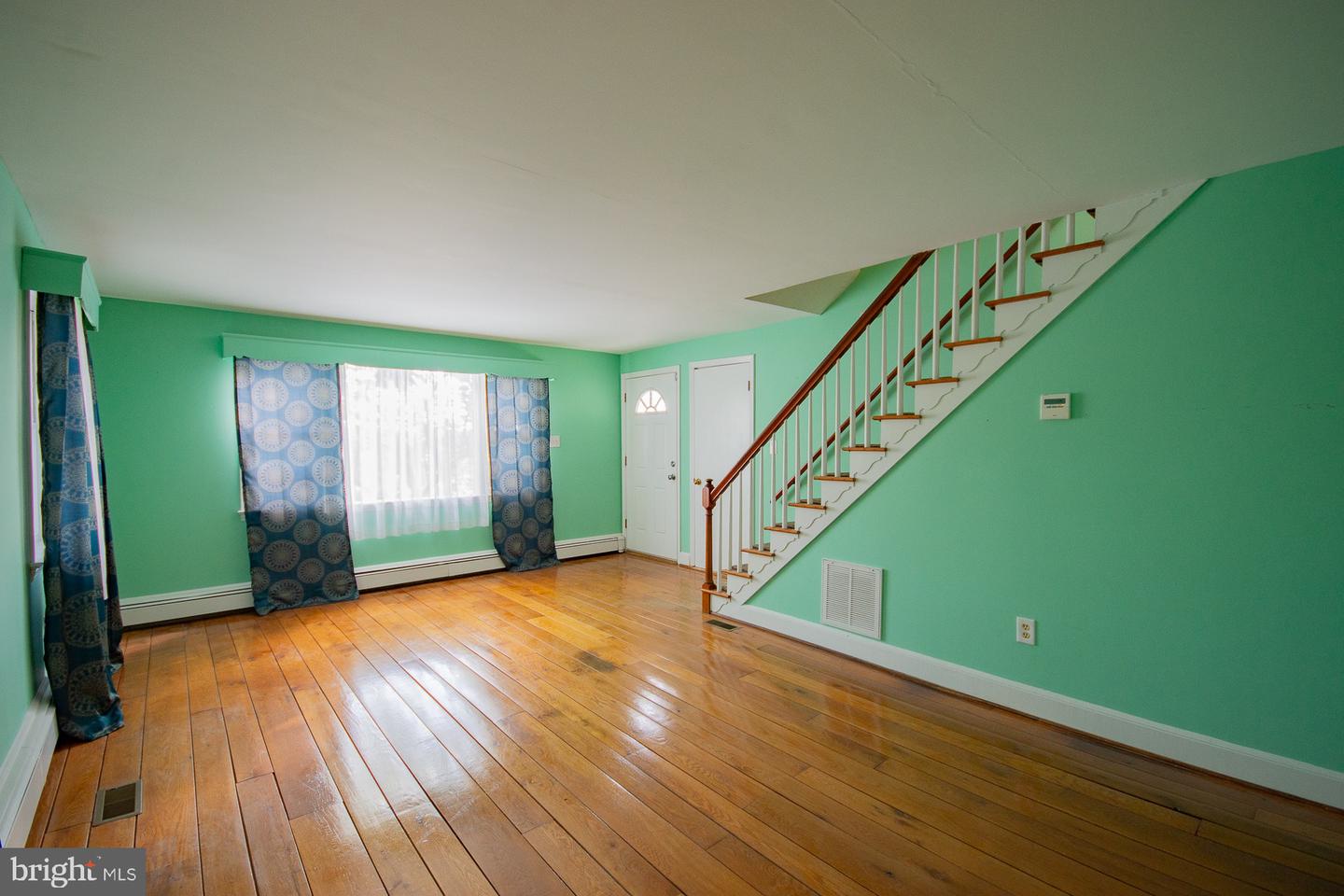 121 E JAMES ST, WINCHESTER, Virginia 22601, 4 Bedrooms Bedrooms, ,2 BathroomsBathrooms,Residential,For sale,121 E JAMES ST,VAWI2007978 MLS # VAWI2007978