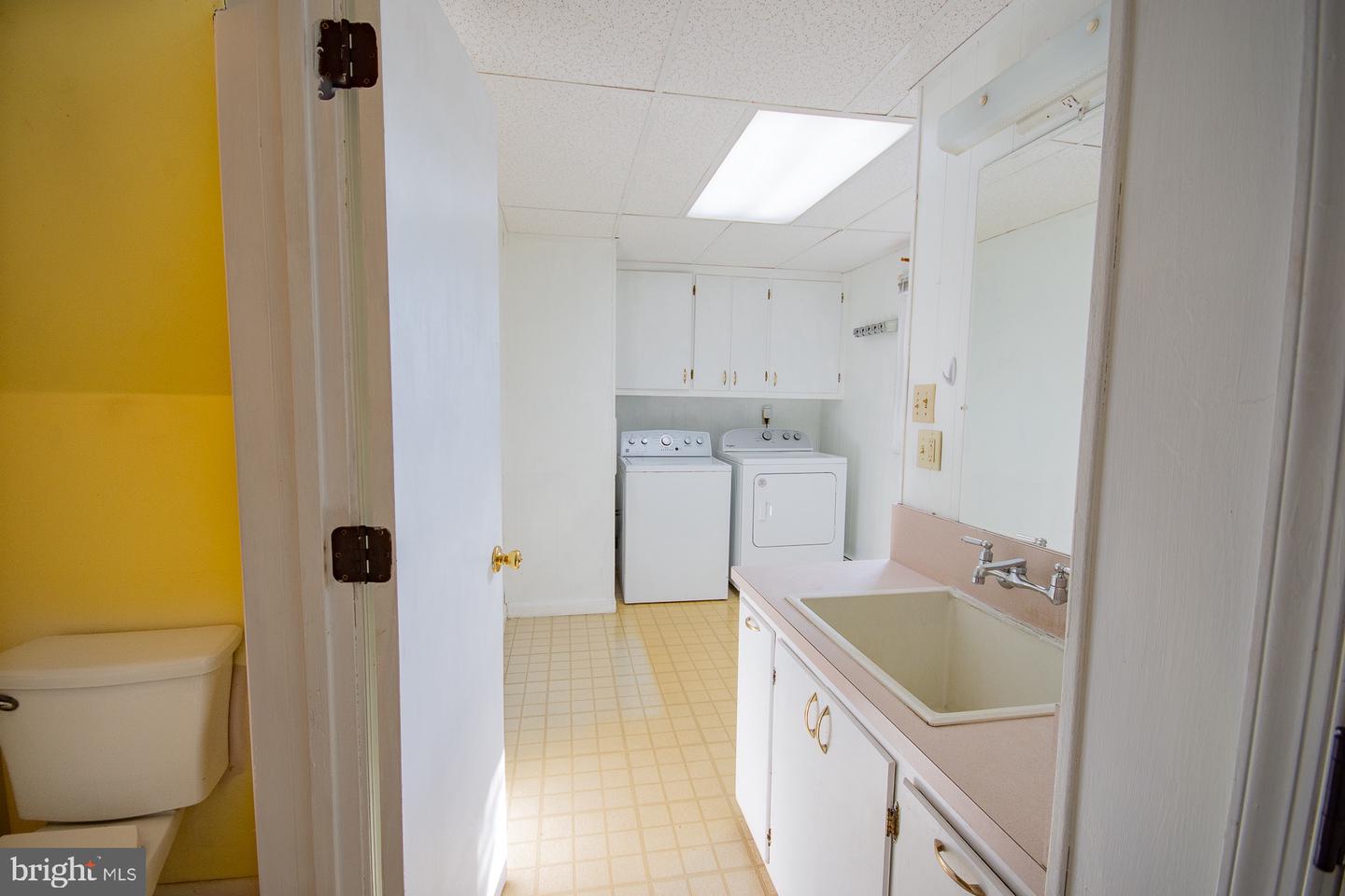 121 E JAMES ST, WINCHESTER, Virginia 22601, 4 Bedrooms Bedrooms, ,2 BathroomsBathrooms,Residential,For sale,121 E JAMES ST,VAWI2007978 MLS # VAWI2007978