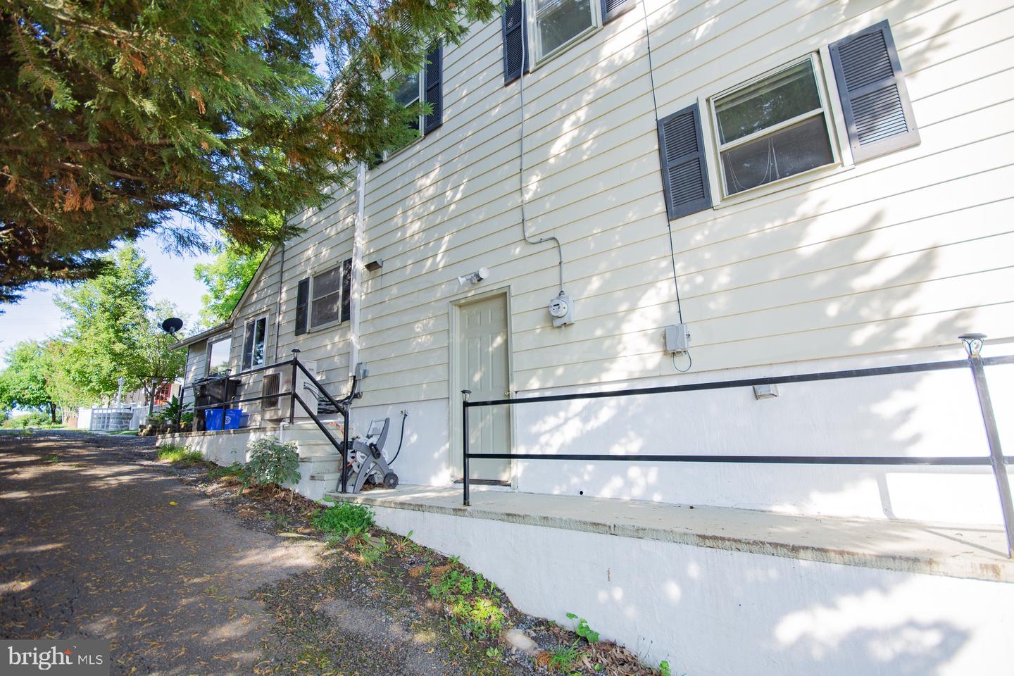 121 E JAMES ST, WINCHESTER, Virginia 22601, 4 Bedrooms Bedrooms, ,2 BathroomsBathrooms,Residential,For sale,121 E JAMES ST,VAWI2007978 MLS # VAWI2007978