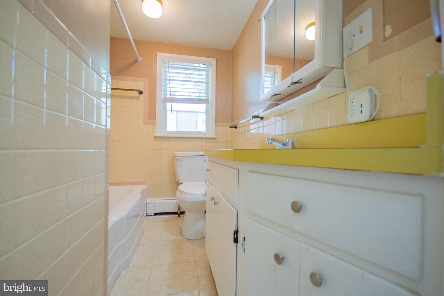 121 E JAMES ST, WINCHESTER, Virginia 22601, 4 Bedrooms Bedrooms, ,2 BathroomsBathrooms,Residential,For sale,121 E JAMES ST,VAWI2007978 MLS # VAWI2007978