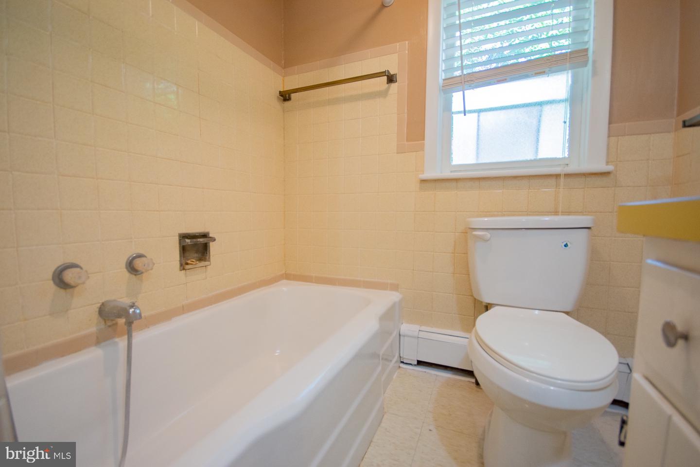 121 E JAMES ST, WINCHESTER, Virginia 22601, 4 Bedrooms Bedrooms, ,2 BathroomsBathrooms,Residential,For sale,121 E JAMES ST,VAWI2007978 MLS # VAWI2007978