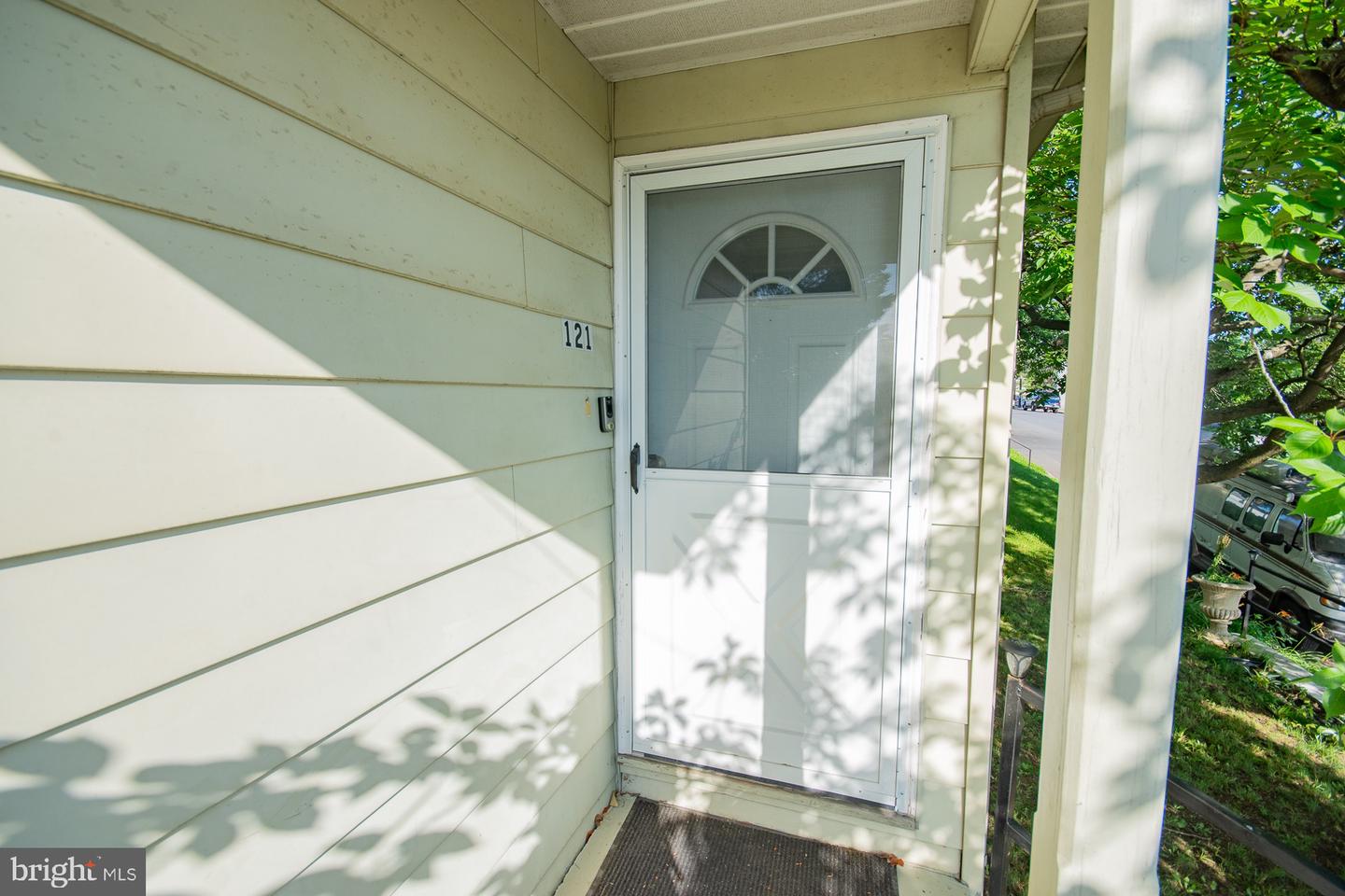 121 E JAMES ST, WINCHESTER, Virginia 22601, 4 Bedrooms Bedrooms, ,2 BathroomsBathrooms,Residential,For sale,121 E JAMES ST,VAWI2007978 MLS # VAWI2007978