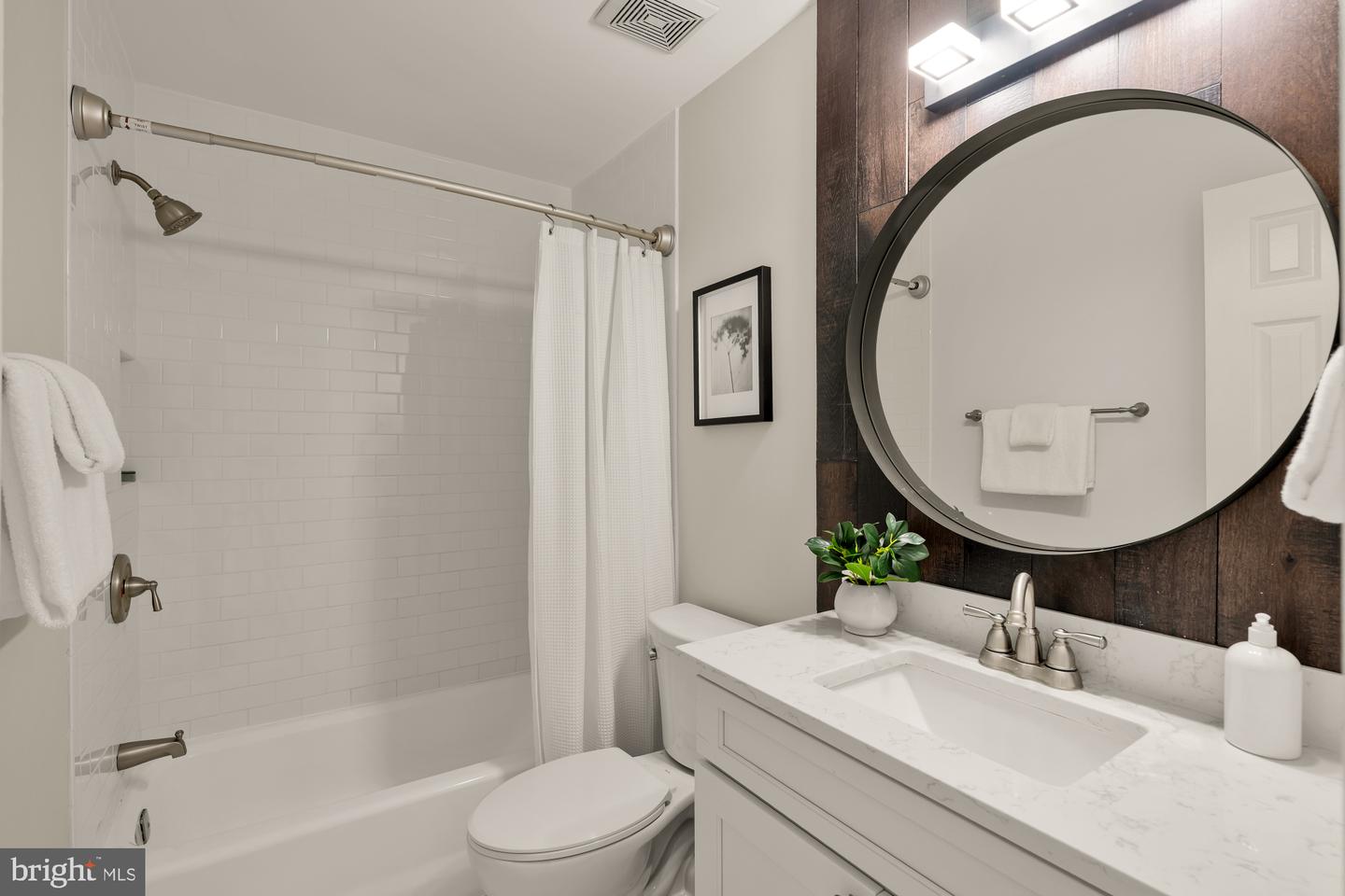 3831 9TH RD S, ARLINGTON, Virginia 22204, 3 Bedrooms Bedrooms, ,3 BathroomsBathrooms,Residential,For sale,3831 9TH RD S,VAAR2059392 MLS # VAAR2059392
