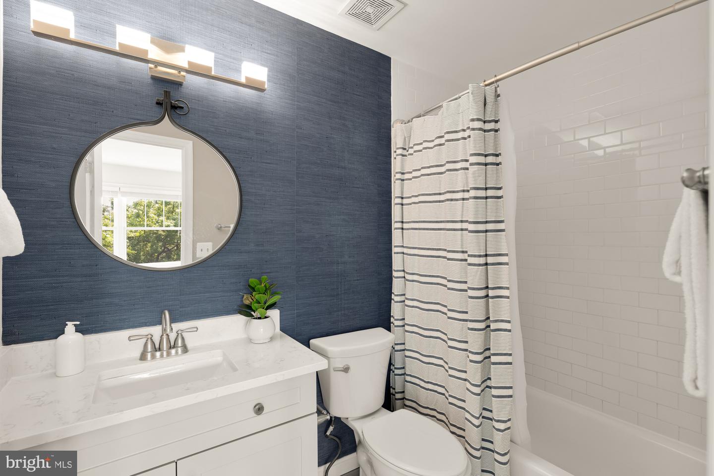 3831 9TH RD S, ARLINGTON, Virginia 22204, 3 Bedrooms Bedrooms, ,3 BathroomsBathrooms,Residential,For sale,3831 9TH RD S,VAAR2059392 MLS # VAAR2059392