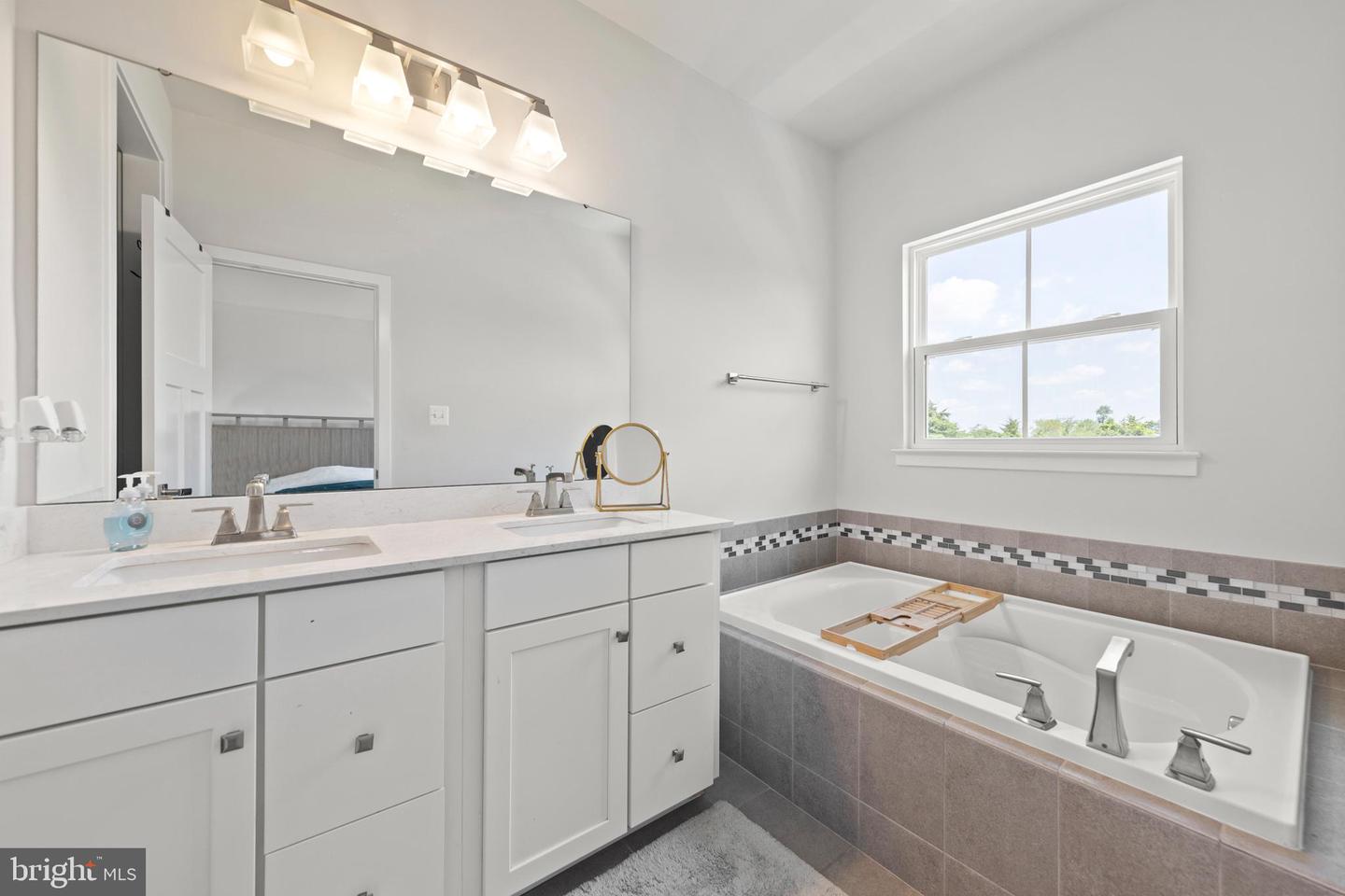 135 BURKWOOD TER, LAKE FREDERICK, Virginia 22630, 3 Bedrooms Bedrooms, ,3 BathroomsBathrooms,Residential,For sale,135 BURKWOOD TER,VAFV2034974 MLS # VAFV2034974