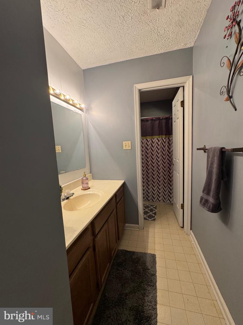 588 MEADOWBROOK DR, CULPEPER, Virginia 22701, 3 Bedrooms Bedrooms, ,2 BathroomsBathrooms,Residential,For sale,588 MEADOWBROOK DR,VACU2010834 MLS # VACU2010834