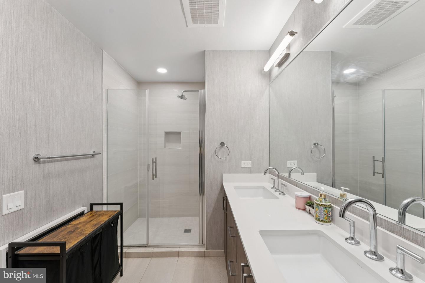 1211 VAN ST SE #913, WASHINGTON, District Of Columbia 20003, 1 Bedroom Bedrooms, ,1 BathroomBathrooms,Residential,For sale,1211 VAN ST SE #913,DCDC2206620 MLS # DCDC2206620
