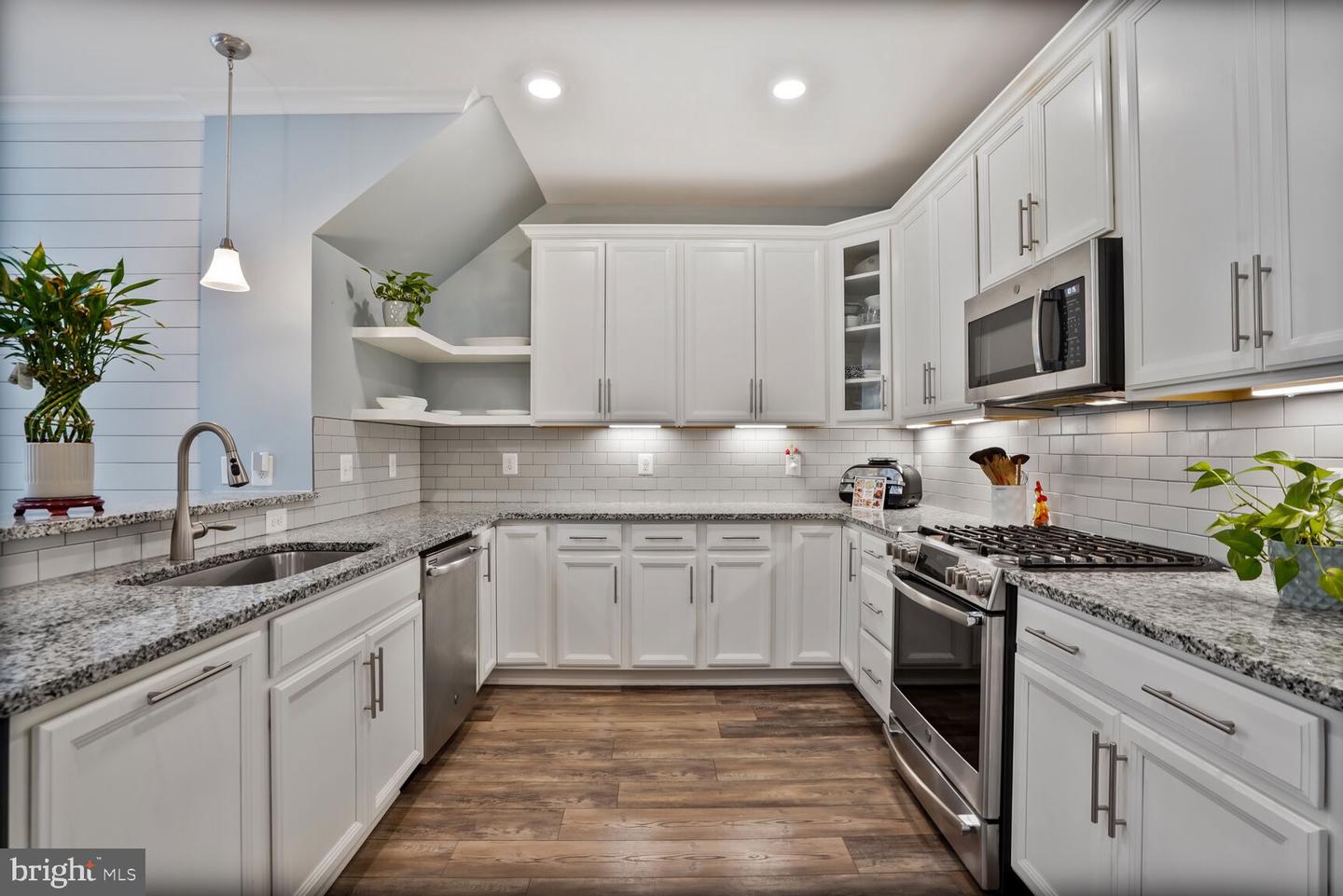 45127 KINCORA DR, STERLING, Virginia 20166, 3 Bedrooms Bedrooms, ,2 BathroomsBathrooms,Residential,For sale,45127 KINCORA DR,VALO2100132 MLS # VALO2100132