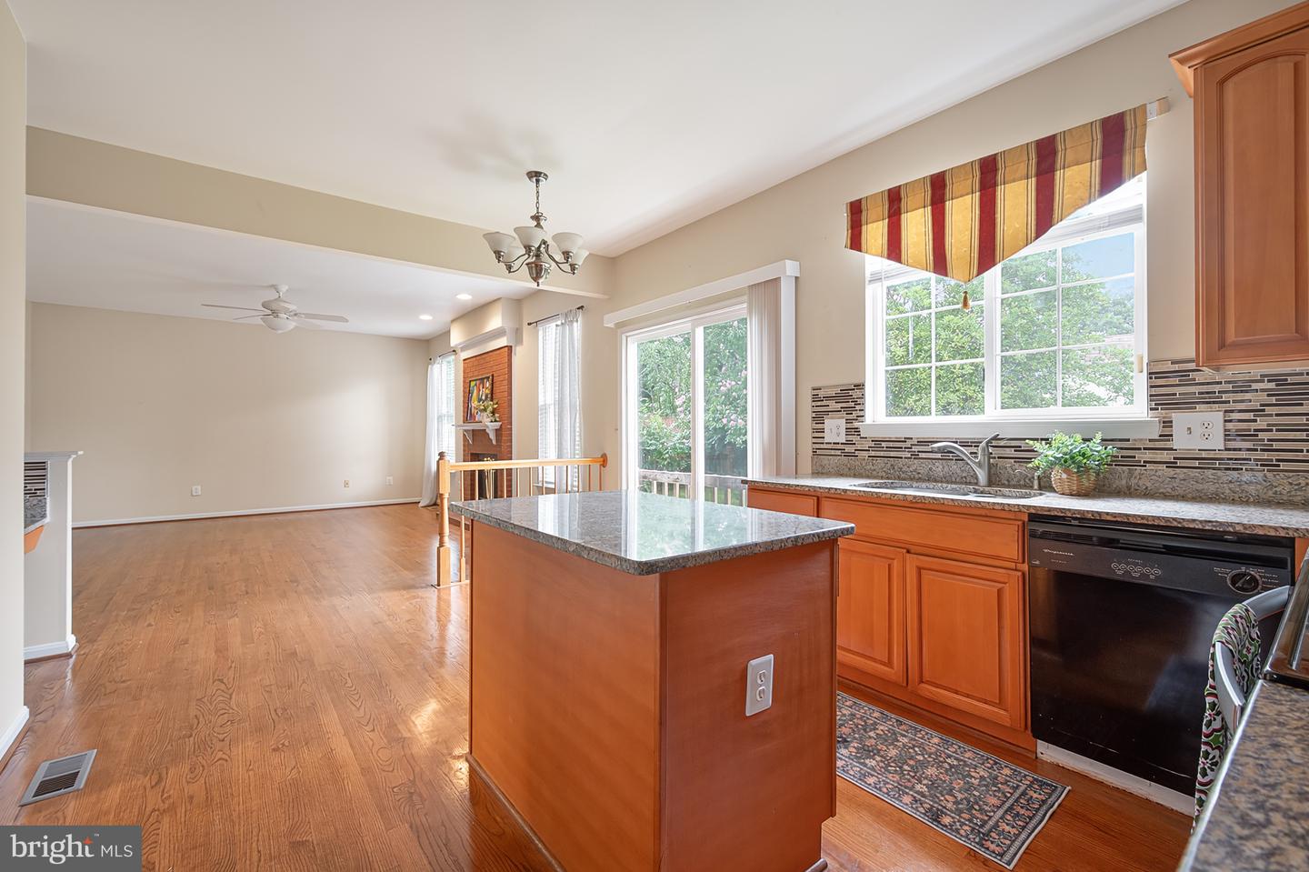 14704 HANNA CT, CENTREVILLE, Virginia 20121, 4 Bedrooms Bedrooms, ,3 BathroomsBathrooms,Residential,For sale,14704 HANNA CT,VAFX2249464 MLS # VAFX2249464