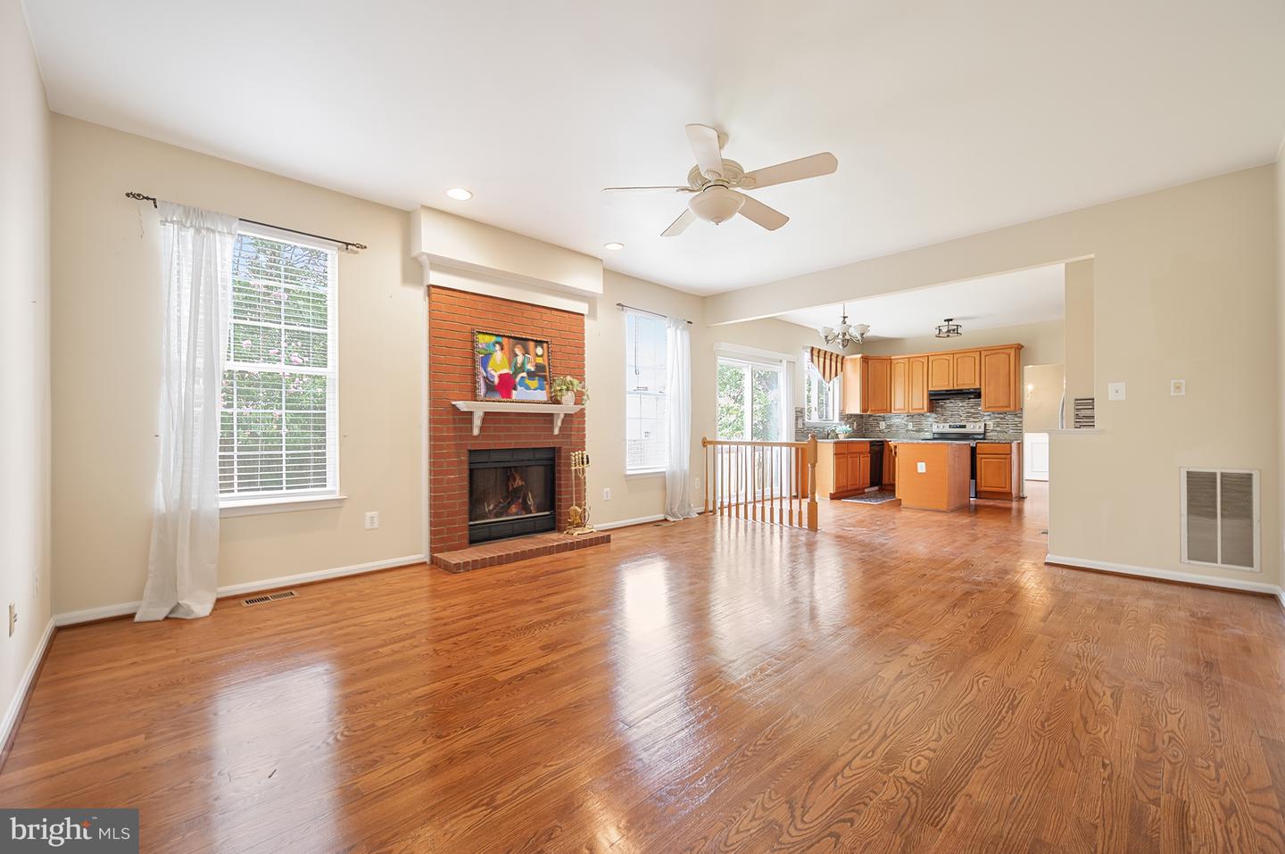 14704 HANNA CT, CENTREVILLE, Virginia 20121, 4 Bedrooms Bedrooms, ,3 BathroomsBathrooms,Residential,For sale,14704 HANNA CT,VAFX2249464 MLS # VAFX2249464