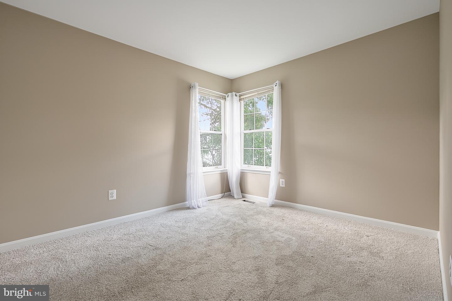 14704 HANNA CT, CENTREVILLE, Virginia 20121, 4 Bedrooms Bedrooms, ,3 BathroomsBathrooms,Residential,For sale,14704 HANNA CT,VAFX2249464 MLS # VAFX2249464