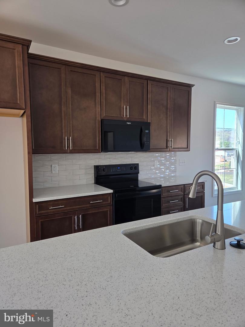 214 COLONY AVE, DALEVILLE, Virginia 24083, 4 Bedrooms Bedrooms, ,3 BathroomsBathrooms,Residential,For sale,214 COLONY AVE,VABO2000030 MLS # VABO2000030