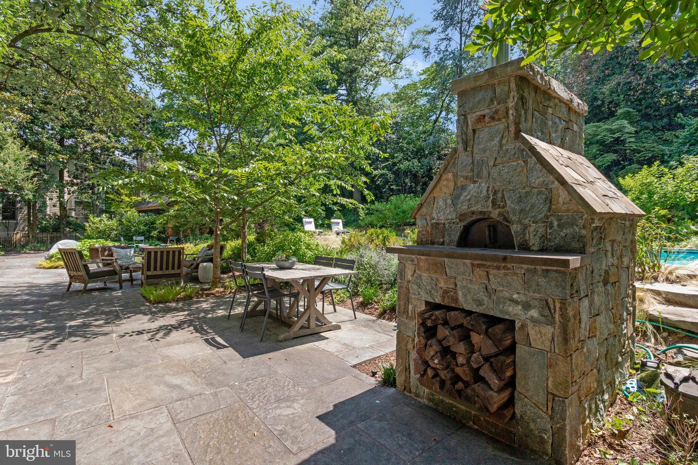 412 N VIEW TER, ALEXANDRIA, Virginia 22301, 5 Bedrooms Bedrooms, ,4 BathroomsBathrooms,Residential,For sale,412 N VIEW TER,VAAX2046860 MLS # VAAX2046860