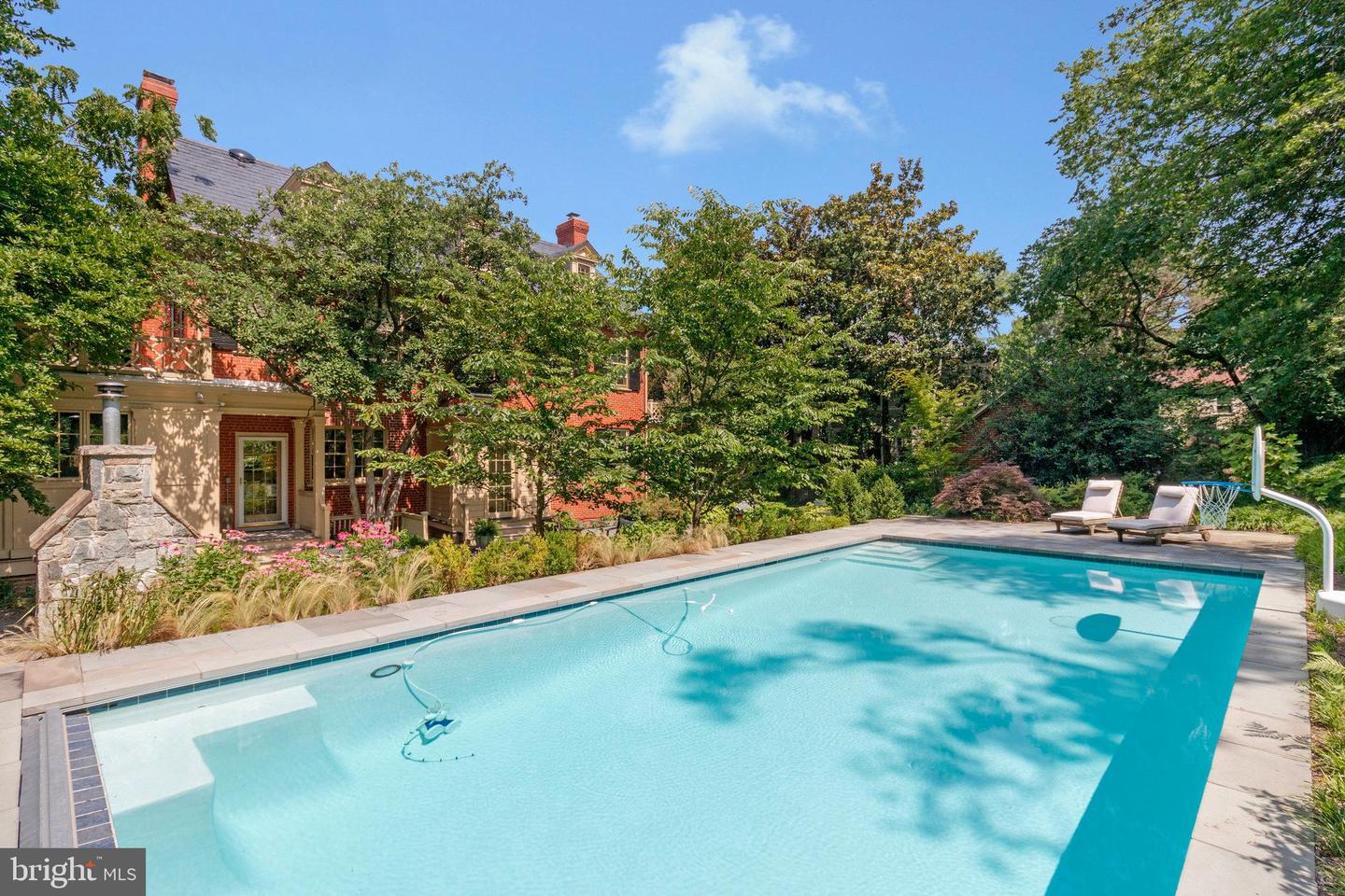 412 N VIEW TER, ALEXANDRIA, Virginia 22301, 5 Bedrooms Bedrooms, ,4 BathroomsBathrooms,Residential,For sale,412 N VIEW TER,VAAX2046860 MLS # VAAX2046860