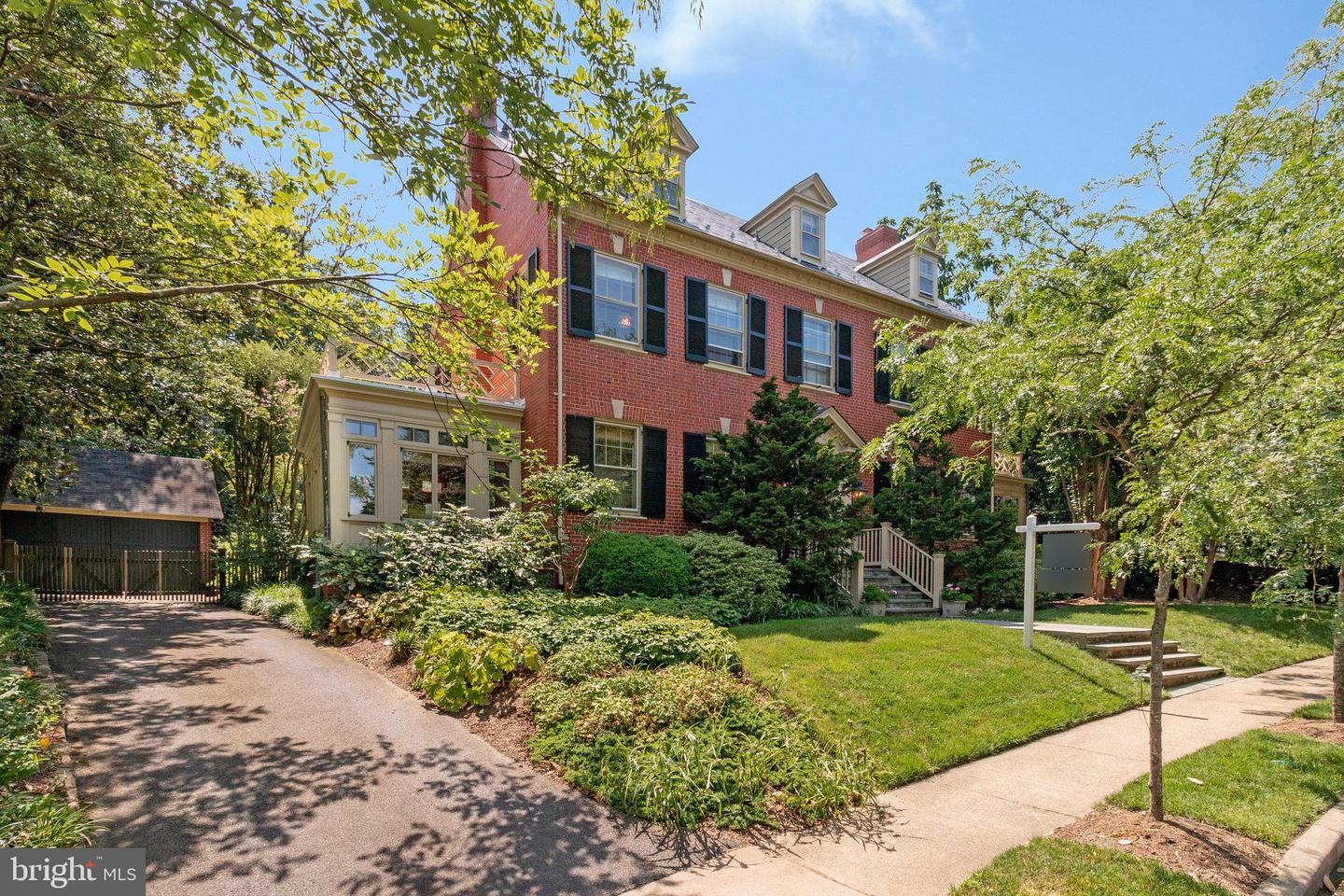 412 N VIEW TER, ALEXANDRIA, Virginia 22301, 5 Bedrooms Bedrooms, ,4 BathroomsBathrooms,Residential,For sale,412 N VIEW TER,VAAX2046860 MLS # VAAX2046860