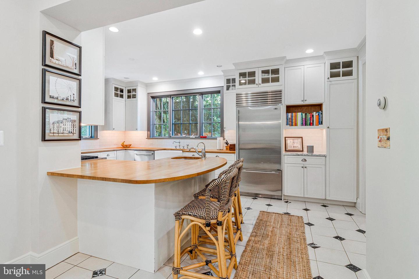 412 N VIEW TER, ALEXANDRIA, Virginia 22301, 5 Bedrooms Bedrooms, ,4 BathroomsBathrooms,Residential,For sale,412 N VIEW TER,VAAX2046860 MLS # VAAX2046860