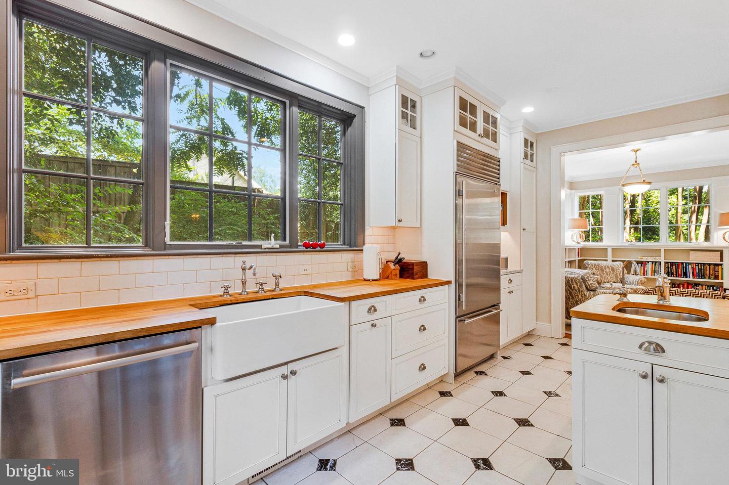 412 N VIEW TER, ALEXANDRIA, Virginia 22301, 5 Bedrooms Bedrooms, ,4 BathroomsBathrooms,Residential,For sale,412 N VIEW TER,VAAX2046860 MLS # VAAX2046860