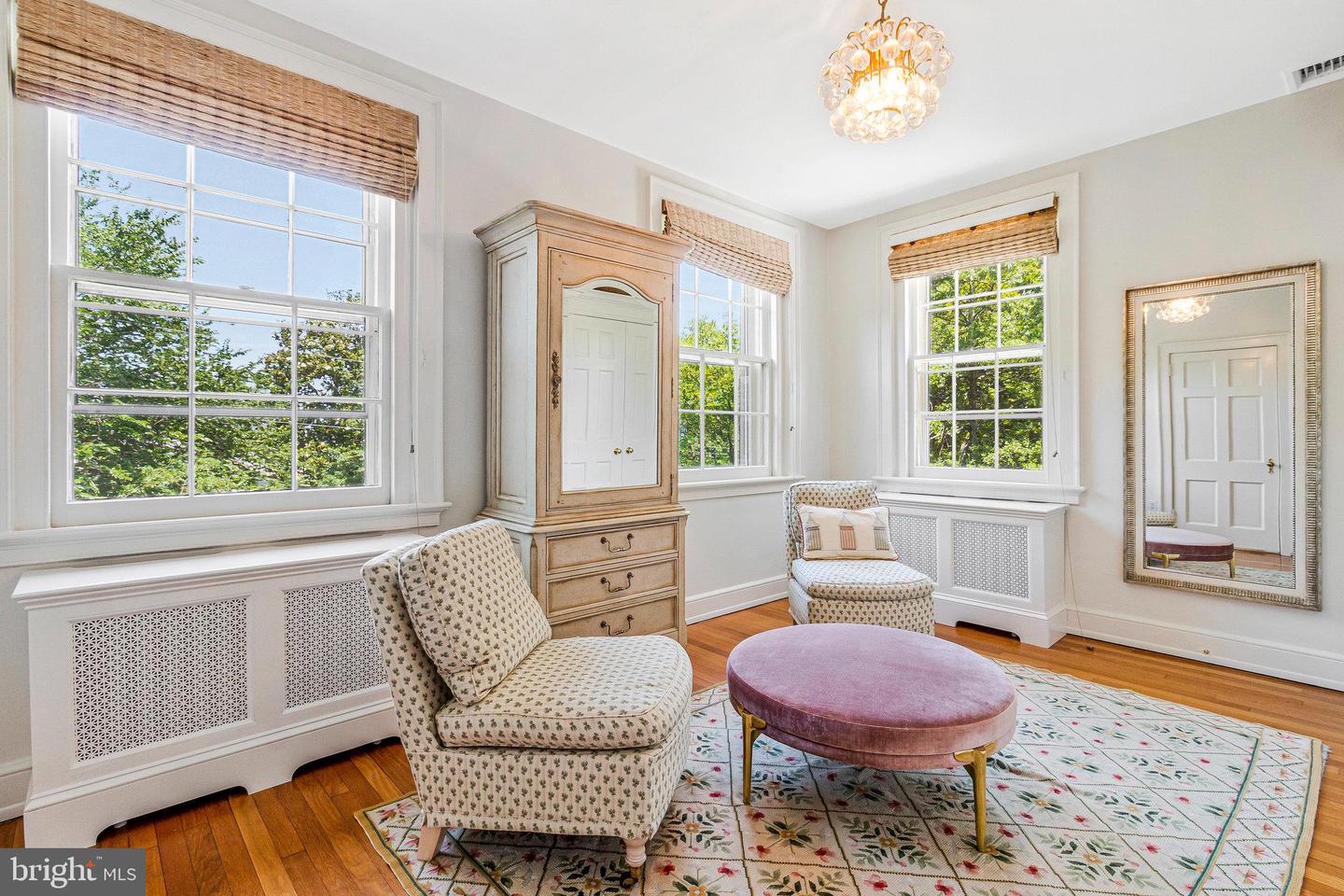 412 N VIEW TER, ALEXANDRIA, Virginia 22301, 5 Bedrooms Bedrooms, ,4 BathroomsBathrooms,Residential,For sale,412 N VIEW TER,VAAX2046860 MLS # VAAX2046860
