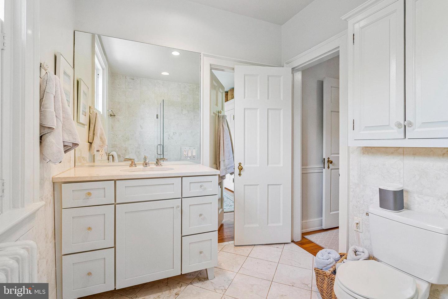 412 N VIEW TER, ALEXANDRIA, Virginia 22301, 5 Bedrooms Bedrooms, ,4 BathroomsBathrooms,Residential,For sale,412 N VIEW TER,VAAX2046860 MLS # VAAX2046860