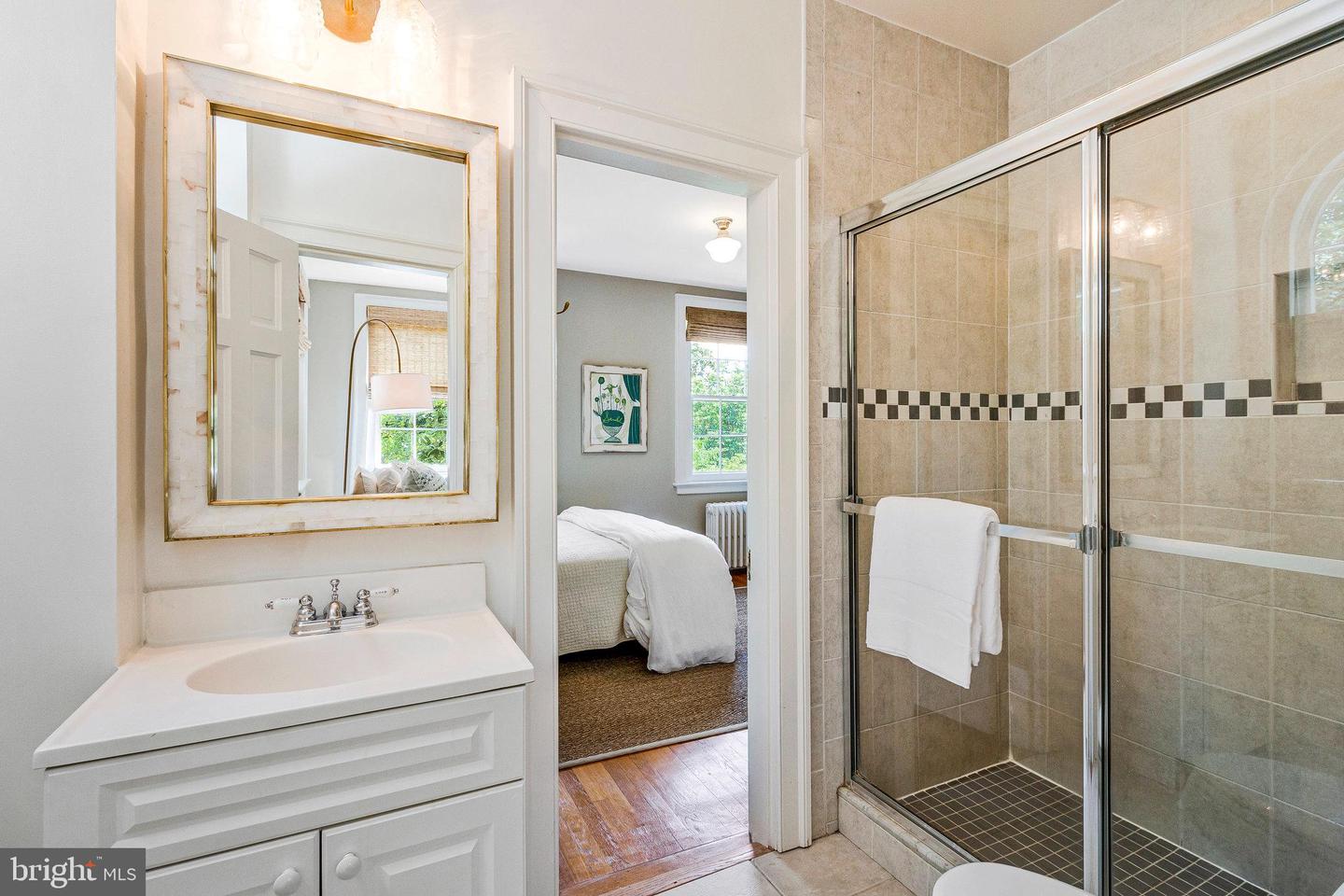 412 N VIEW TER, ALEXANDRIA, Virginia 22301, 5 Bedrooms Bedrooms, ,4 BathroomsBathrooms,Residential,For sale,412 N VIEW TER,VAAX2046860 MLS # VAAX2046860