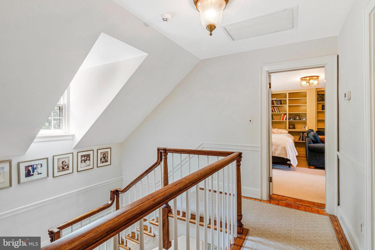 412 N VIEW TER, ALEXANDRIA, Virginia 22301, 5 Bedrooms Bedrooms, ,4 BathroomsBathrooms,Residential,For sale,412 N VIEW TER,VAAX2046860 MLS # VAAX2046860