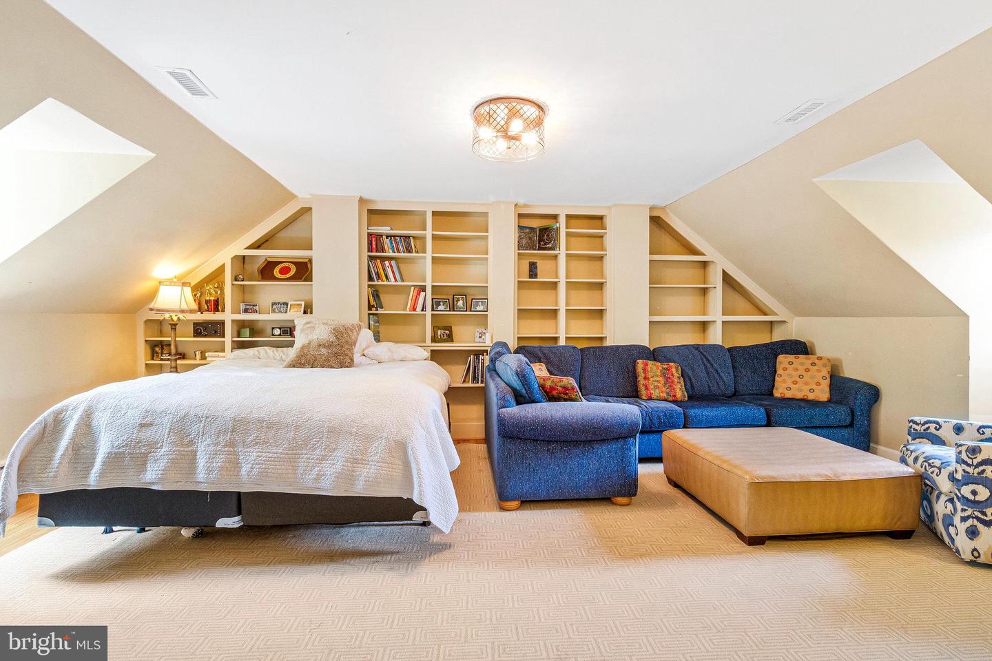 412 N VIEW TER, ALEXANDRIA, Virginia 22301, 5 Bedrooms Bedrooms, ,4 BathroomsBathrooms,Residential,For sale,412 N VIEW TER,VAAX2046860 MLS # VAAX2046860