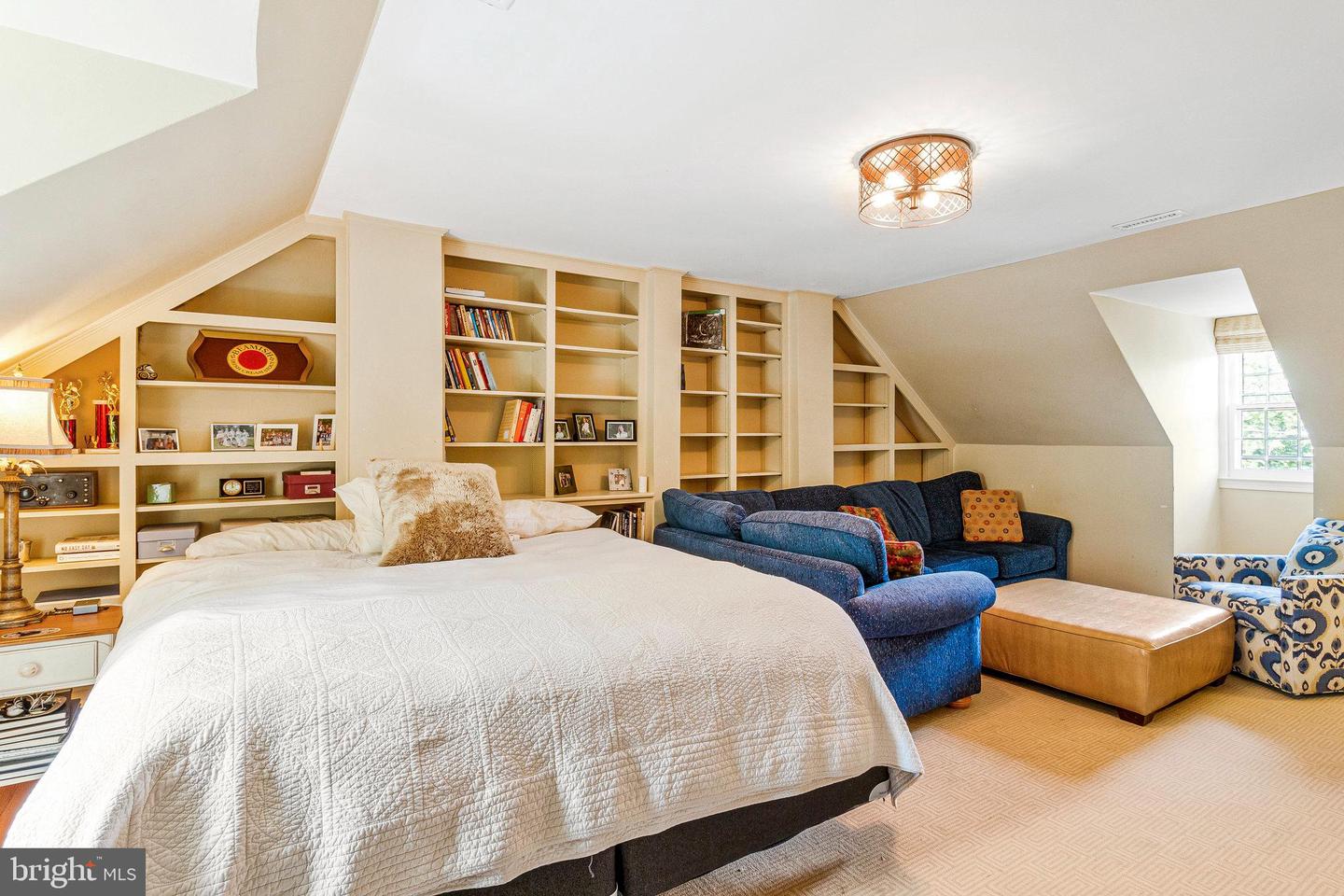412 N VIEW TER, ALEXANDRIA, Virginia 22301, 5 Bedrooms Bedrooms, ,4 BathroomsBathrooms,Residential,For sale,412 N VIEW TER,VAAX2046860 MLS # VAAX2046860