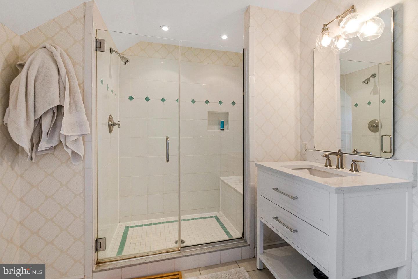 412 N VIEW TER, ALEXANDRIA, Virginia 22301, 5 Bedrooms Bedrooms, ,4 BathroomsBathrooms,Residential,For sale,412 N VIEW TER,VAAX2046860 MLS # VAAX2046860
