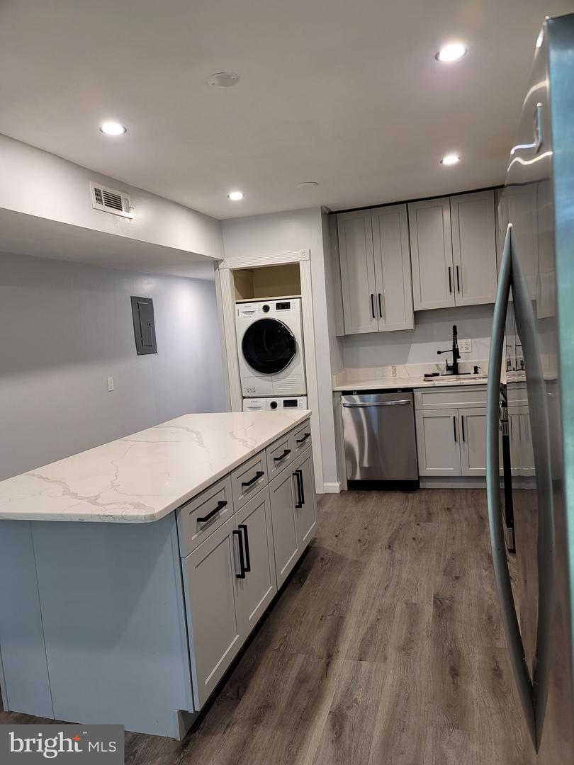 5049 7TH RD S #201, ARLINGTON, Virginia 22204, 2 Bedrooms Bedrooms, ,1 BathroomBathrooms,Residential,For sale,5049 7TH RD S #201,VAAR2059766 MLS # VAAR2059766