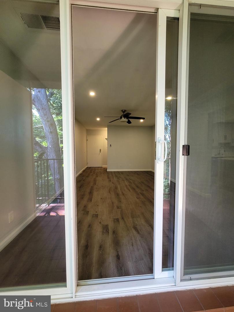 5049 7TH RD S #201, ARLINGTON, Virginia 22204, 2 Bedrooms Bedrooms, ,1 BathroomBathrooms,Residential,For sale,5049 7TH RD S #201,VAAR2059766 MLS # VAAR2059766