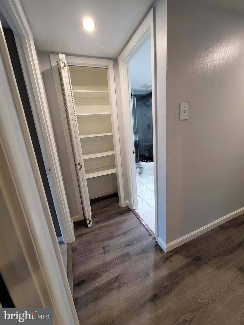 5049 7TH RD S #201, ARLINGTON, Virginia 22204, 2 Bedrooms Bedrooms, ,1 BathroomBathrooms,Residential,For sale,5049 7TH RD S #201,VAAR2059766 MLS # VAAR2059766
