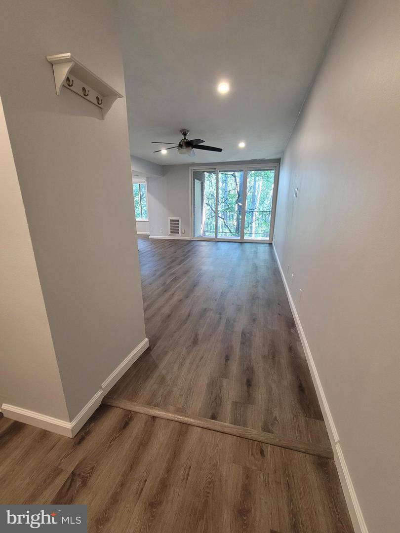 5049 7TH RD S #201, ARLINGTON, Virginia 22204, 2 Bedrooms Bedrooms, ,1 BathroomBathrooms,Residential,For sale,5049 7TH RD S #201,VAAR2059766 MLS # VAAR2059766