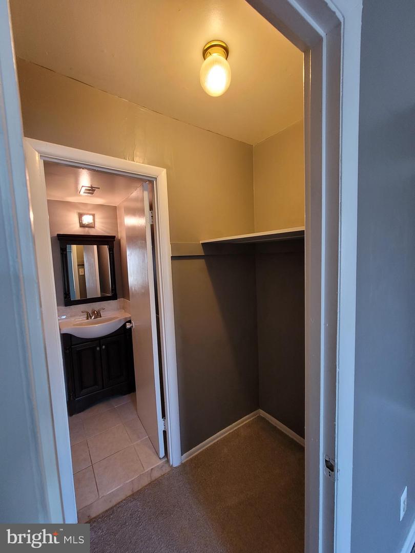 5049 7TH RD S #201, ARLINGTON, Virginia 22204, 2 Bedrooms Bedrooms, ,1 BathroomBathrooms,Residential,For sale,5049 7TH RD S #201,VAAR2059766 MLS # VAAR2059766