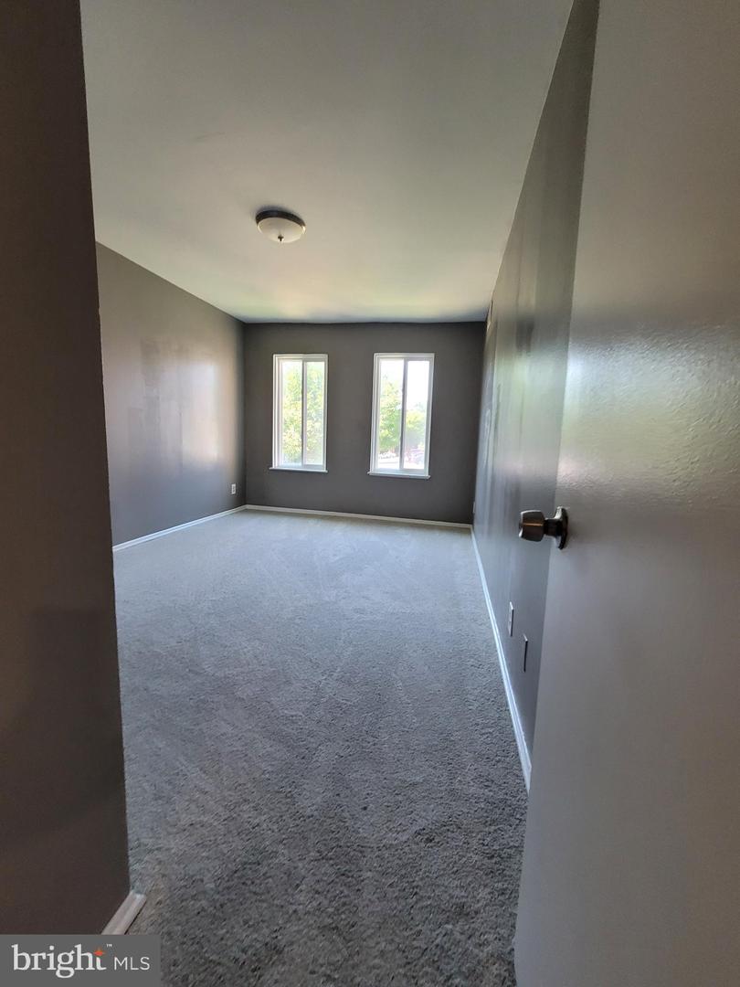 5049 7TH RD S #201, ARLINGTON, Virginia 22204, 2 Bedrooms Bedrooms, ,1 BathroomBathrooms,Residential,For sale,5049 7TH RD S #201,VAAR2059766 MLS # VAAR2059766