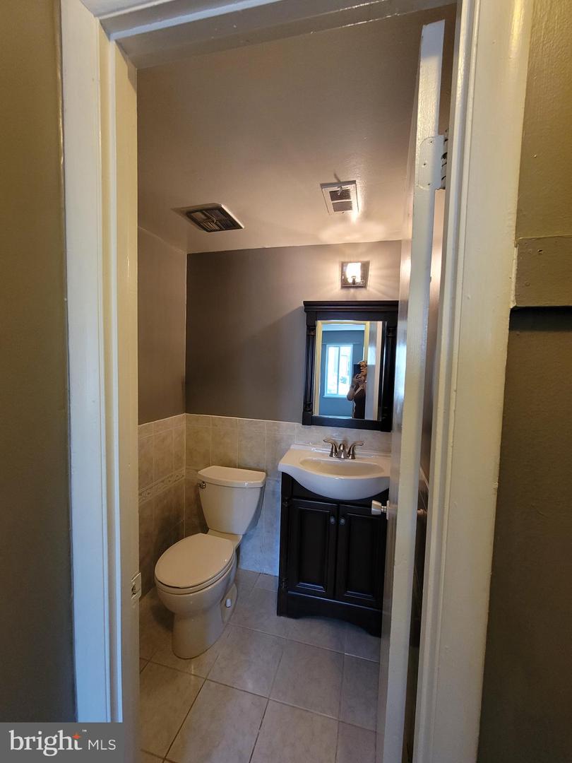 5049 7TH RD S #201, ARLINGTON, Virginia 22204, 2 Bedrooms Bedrooms, ,1 BathroomBathrooms,Residential,For sale,5049 7TH RD S #201,VAAR2059766 MLS # VAAR2059766