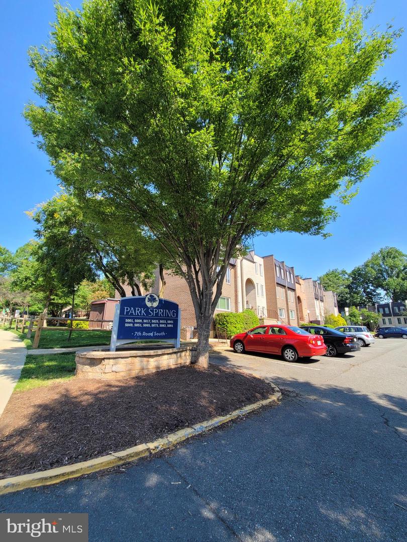 5049 7TH RD S #201, ARLINGTON, Virginia 22204, 2 Bedrooms Bedrooms, ,1 BathroomBathrooms,Residential,For sale,5049 7TH RD S #201,VAAR2059766 MLS # VAAR2059766