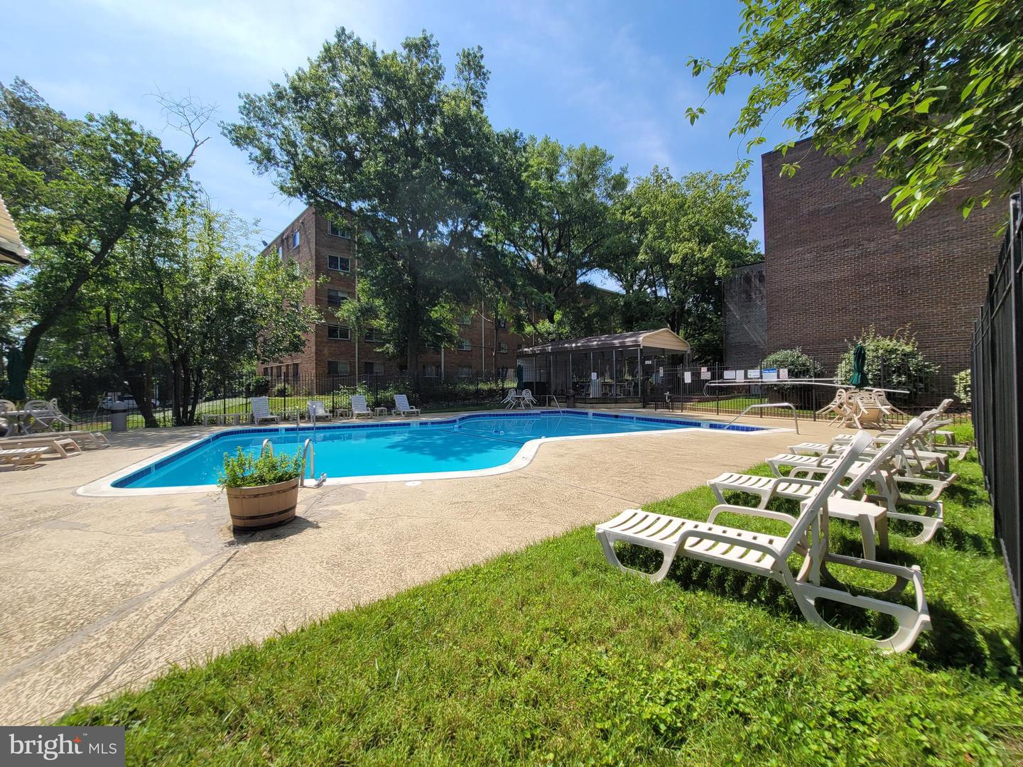 5049 7TH RD S #201, ARLINGTON, Virginia 22204, 2 Bedrooms Bedrooms, ,1 BathroomBathrooms,Residential,For sale,5049 7TH RD S #201,VAAR2059766 MLS # VAAR2059766