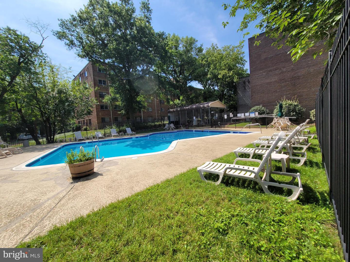5049 7TH RD S #201, ARLINGTON, Virginia 22204, 2 Bedrooms Bedrooms, ,1 BathroomBathrooms,Residential,For sale,5049 7TH RD S #201,VAAR2059766 MLS # VAAR2059766