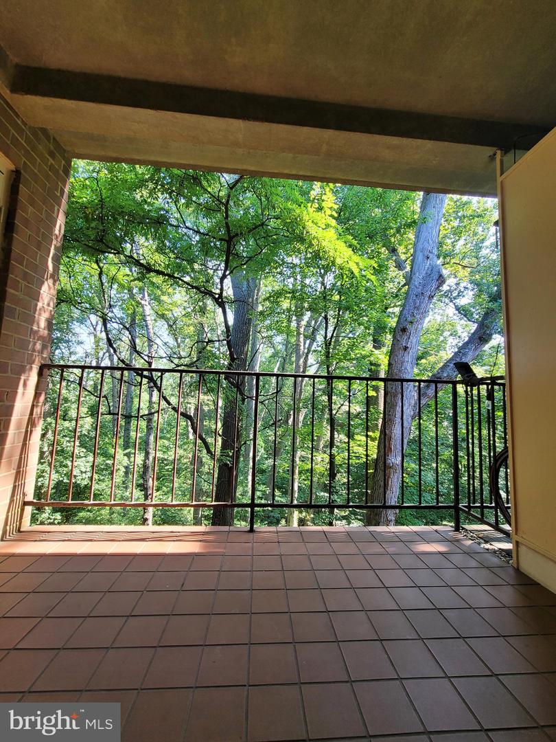5049 7TH RD S #201, ARLINGTON, Virginia 22204, 2 Bedrooms Bedrooms, ,1 BathroomBathrooms,Residential,For sale,5049 7TH RD S #201,VAAR2059766 MLS # VAAR2059766