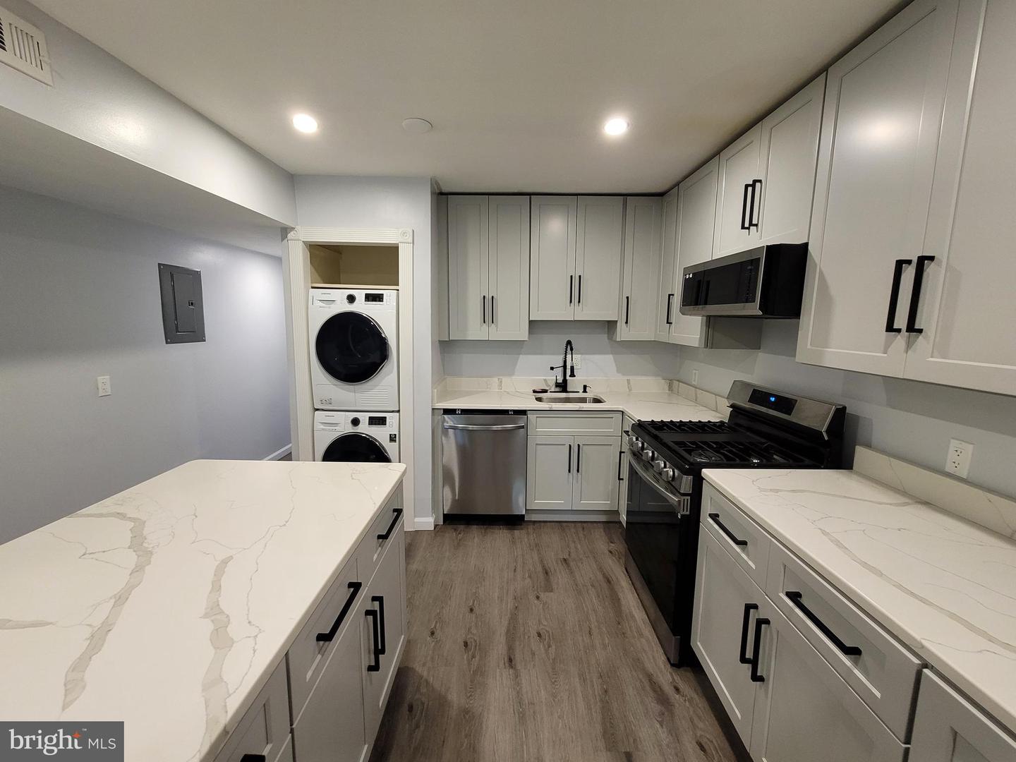 5049 7TH RD S #201, ARLINGTON, Virginia 22204, 2 Bedrooms Bedrooms, ,1 BathroomBathrooms,Residential,For sale,5049 7TH RD S #201,VAAR2059766 MLS # VAAR2059766