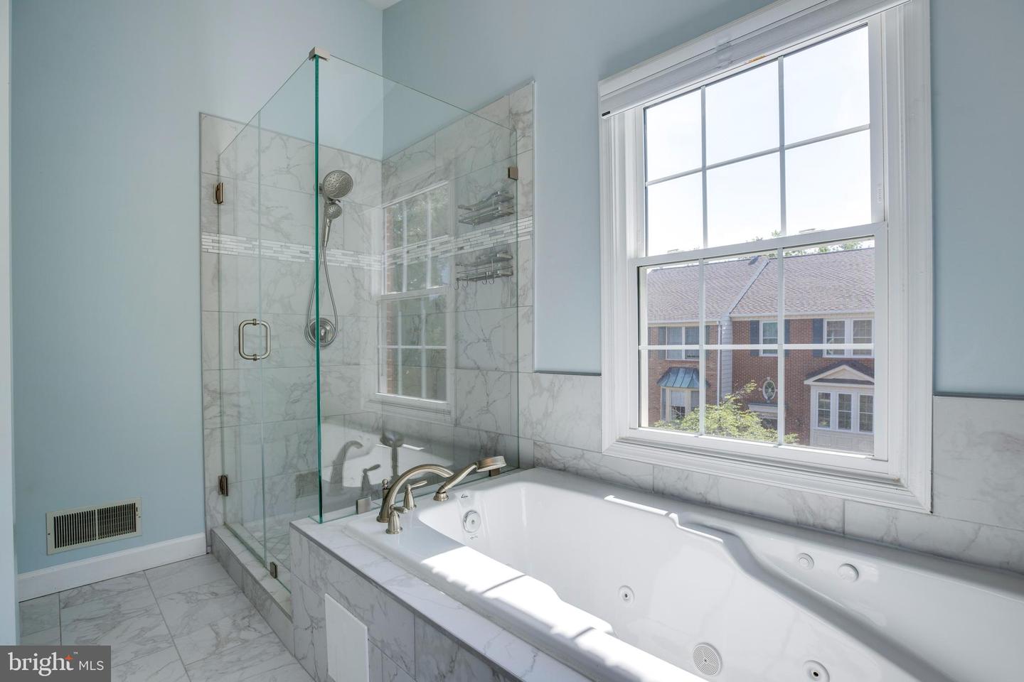 8001 GINA PL, VIENNA, Virginia 22182, 3 Bedrooms Bedrooms, ,2 BathroomsBathrooms,Residential,For sale,8001 GINA PL,VAFX2250124 MLS # VAFX2250124